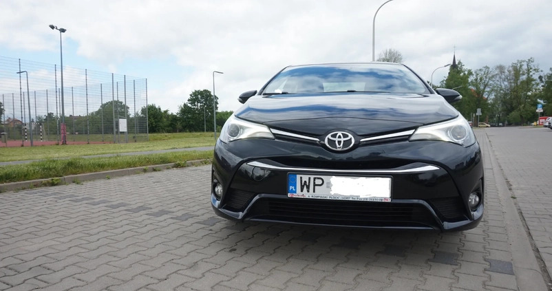 Toyota Avensis cena 65500 przebieg: 120000, rok produkcji 2015 z Płock małe 232